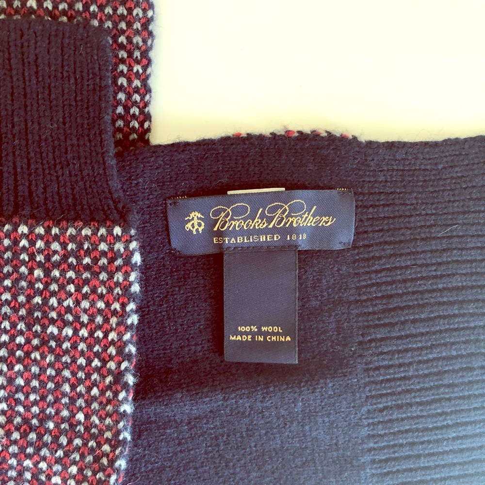 Like new Scarf. High quality